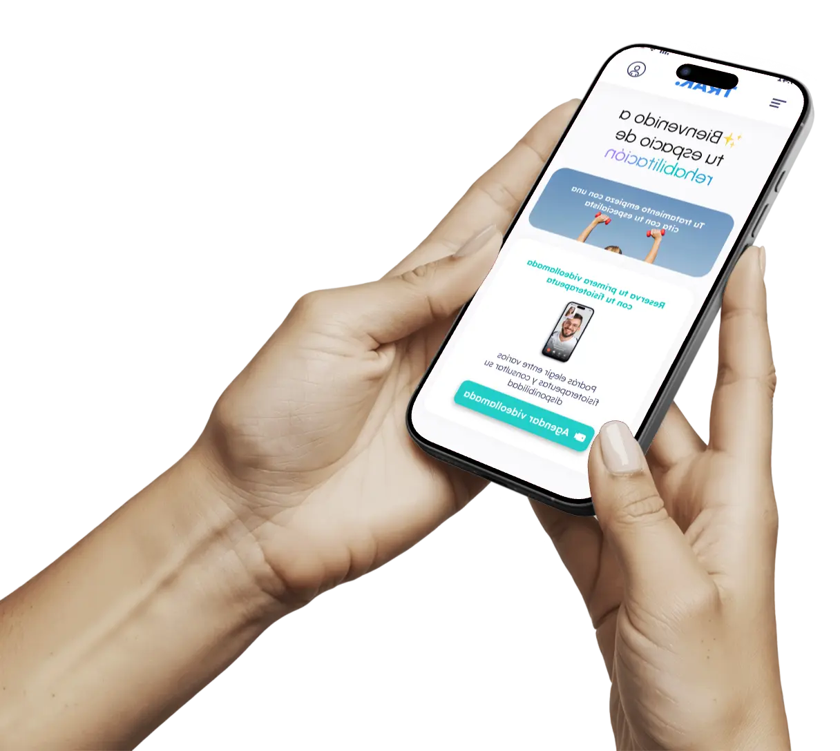 Manos sosteniendo el móvil con la app de TRAK